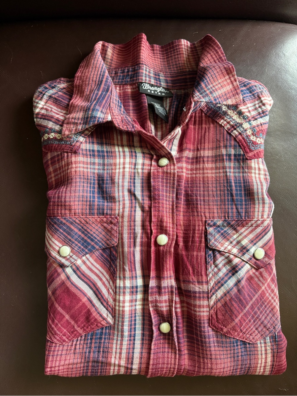 Wrangler Red and Blue Plaid Snap-Front LADIES Button Down WESTERN Shirt.